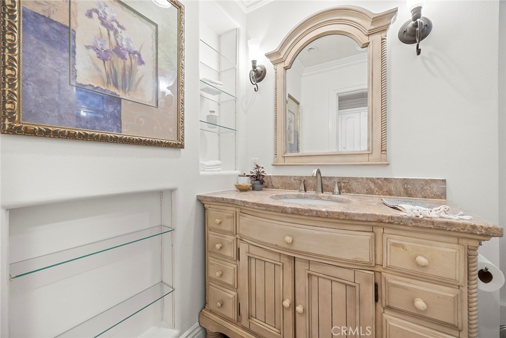 1118 E Almond Avenue 2