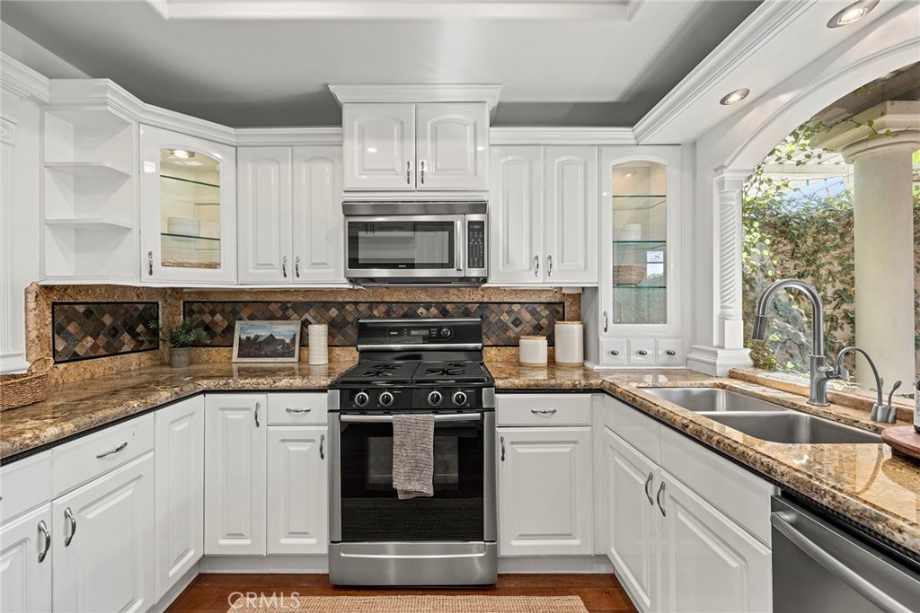 1118 E Almond Avenue 2