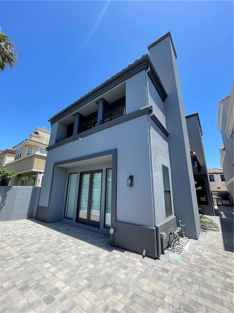 406 Goldenwest Street