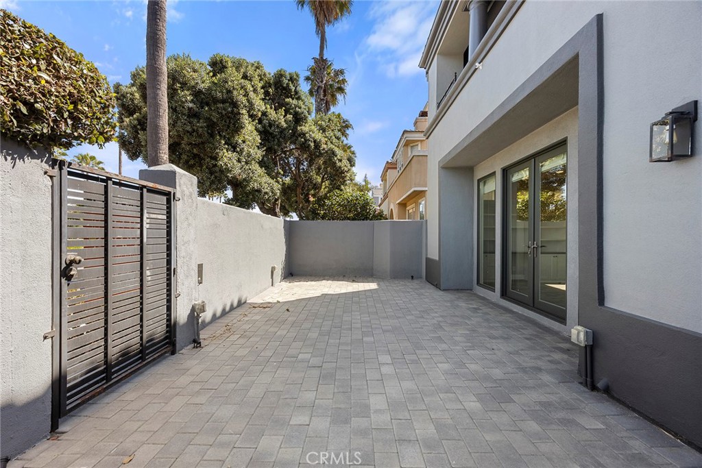 406 Goldenwest Street