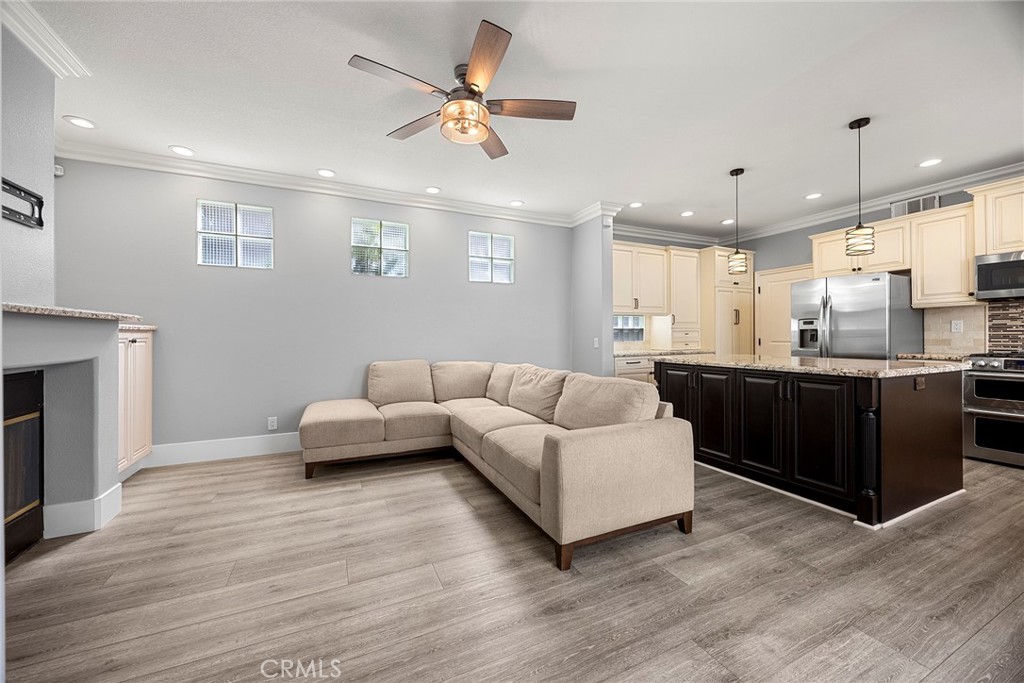 406 Goldenwest Street