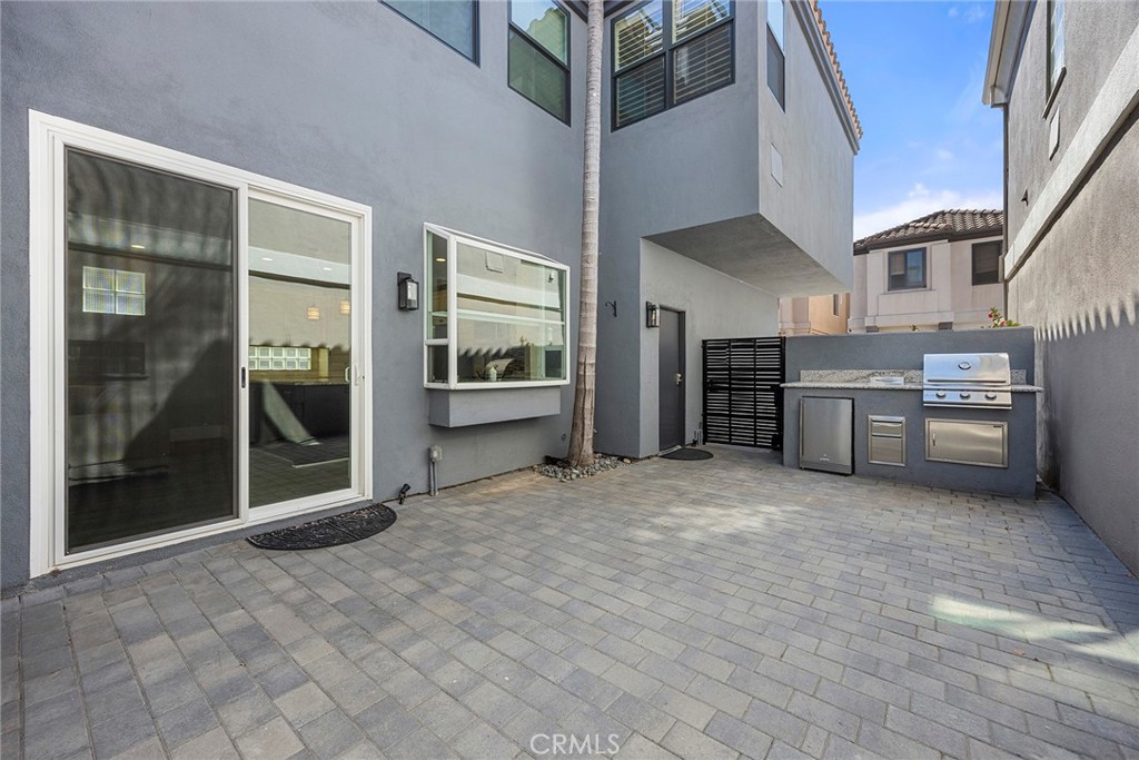 406 Goldenwest Street