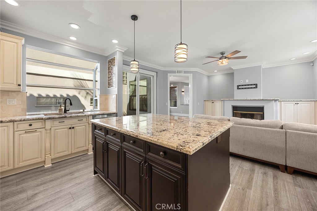 406 Goldenwest Street