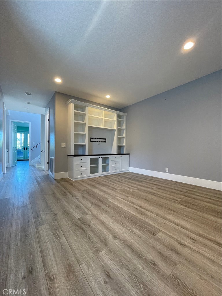 406 Goldenwest Street