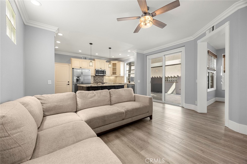 406 Goldenwest Street