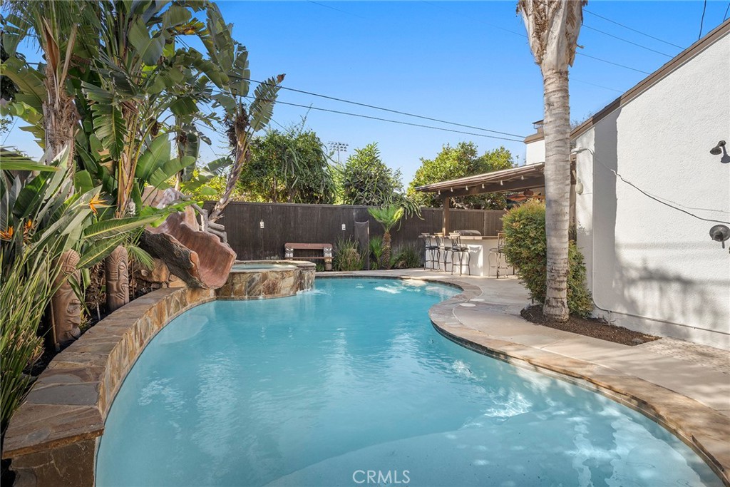 3628 W Flower Avenue