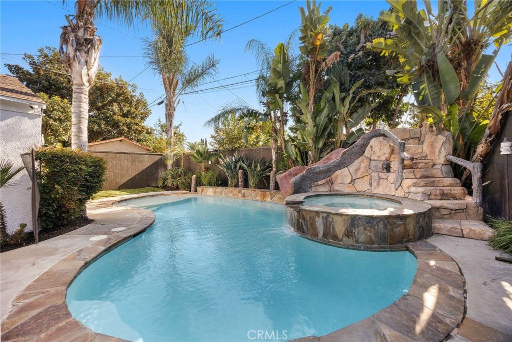 3628 W Flower Avenue