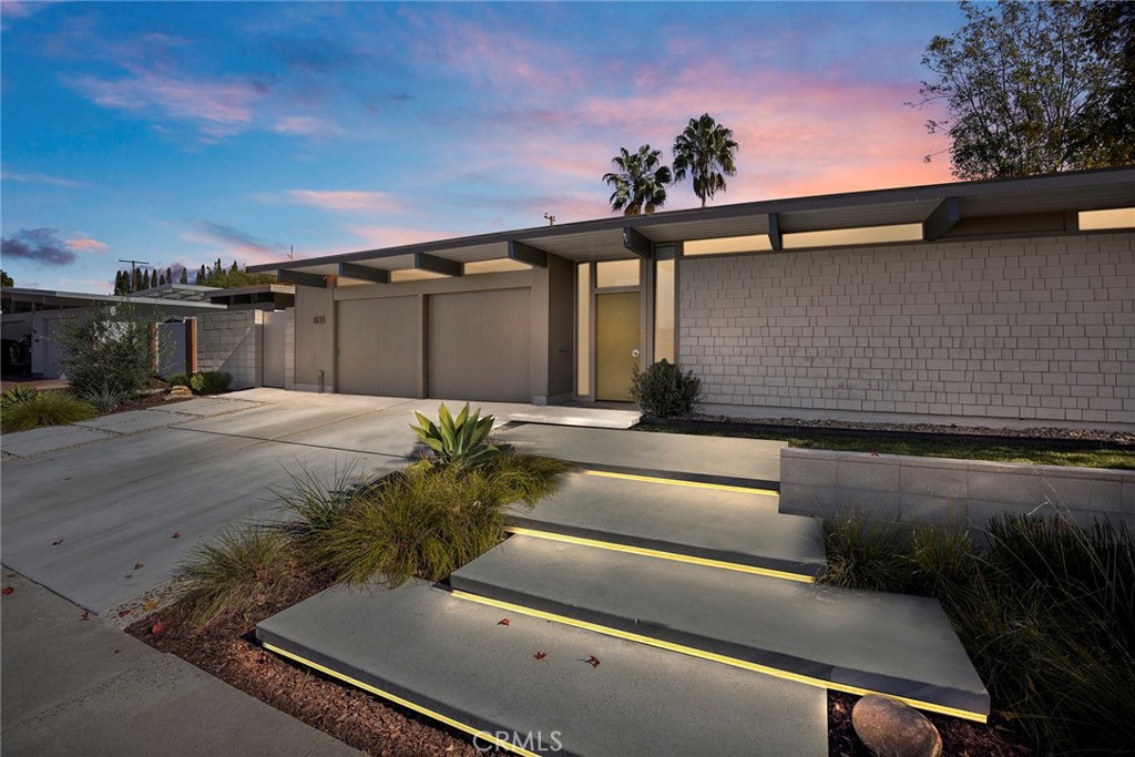 805 S Oakwood Street