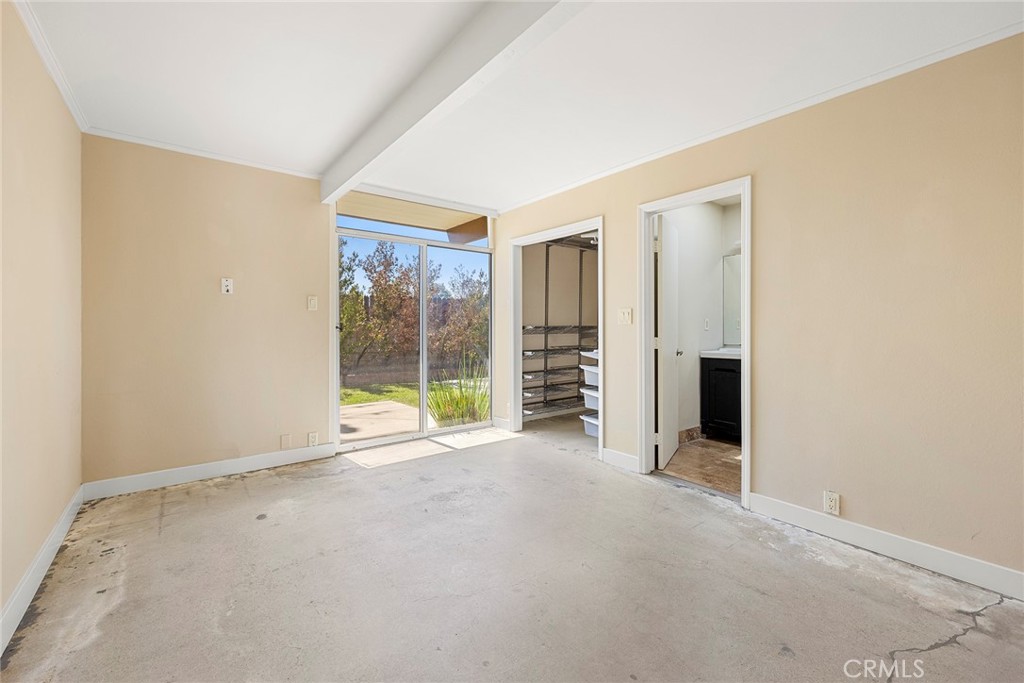 840 E Palmdale Avenue