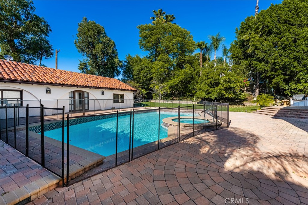 5071 E Equestrian Lane