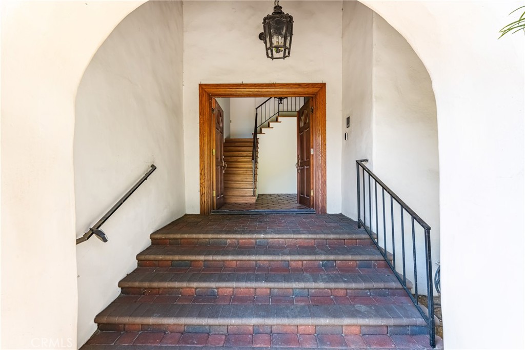 5071 E Equestrian Lane