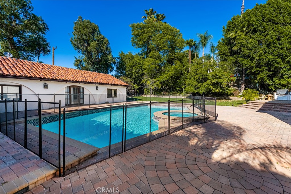 5071 E Equestrian Lane