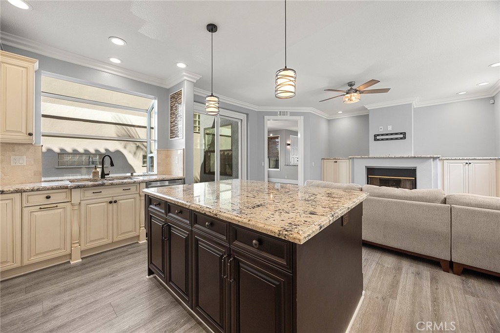 406 Goldenwest Street