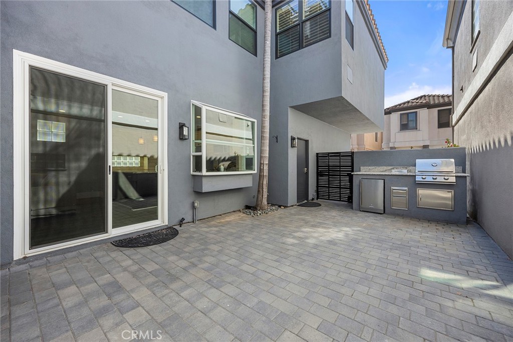 406 Goldenwest Street