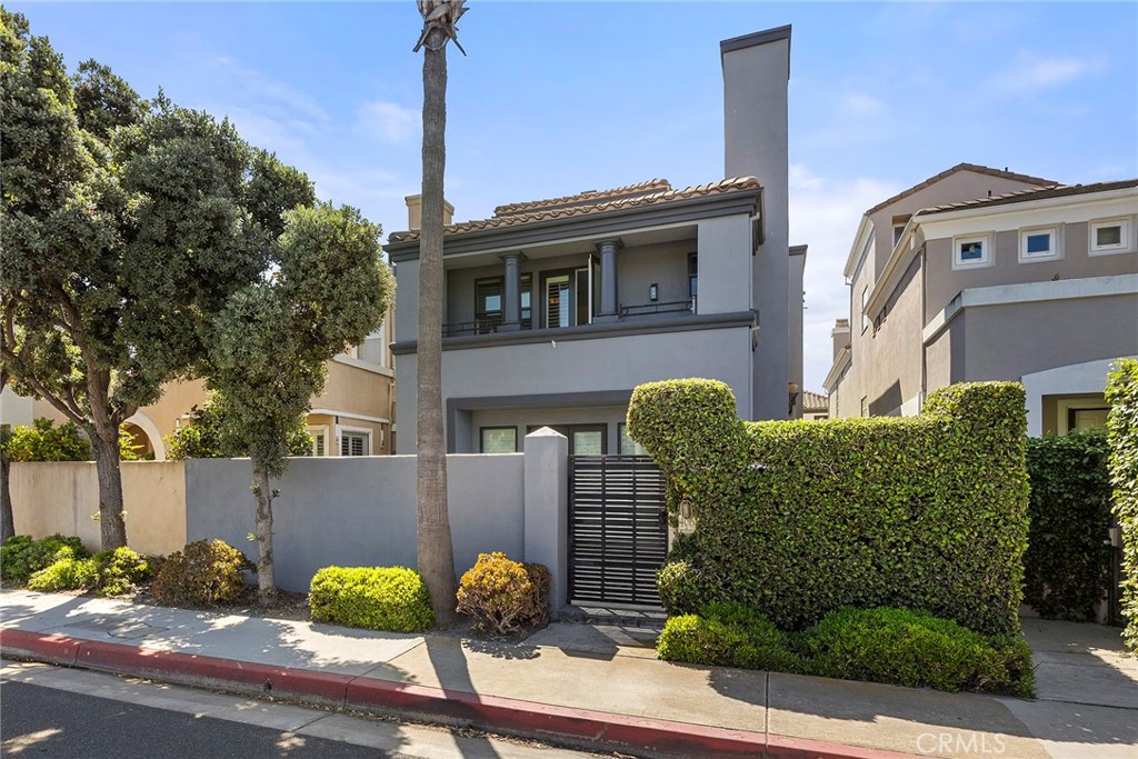 406 Goldenwest Street