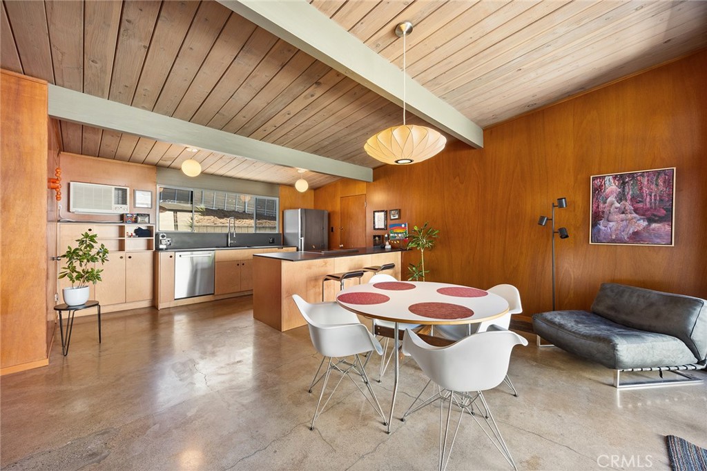 1131 N Encanto