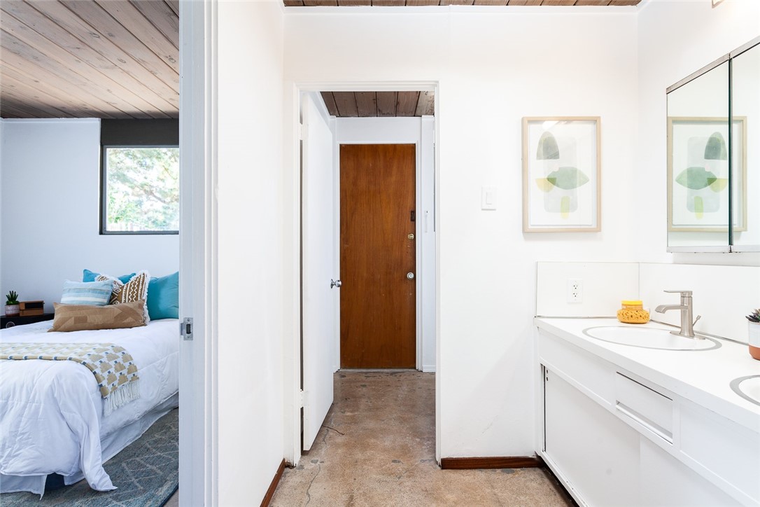 1131 N Encanto