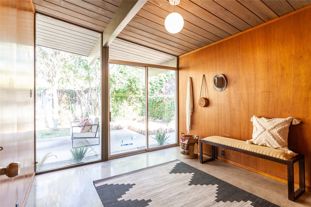 1131 N Encanto