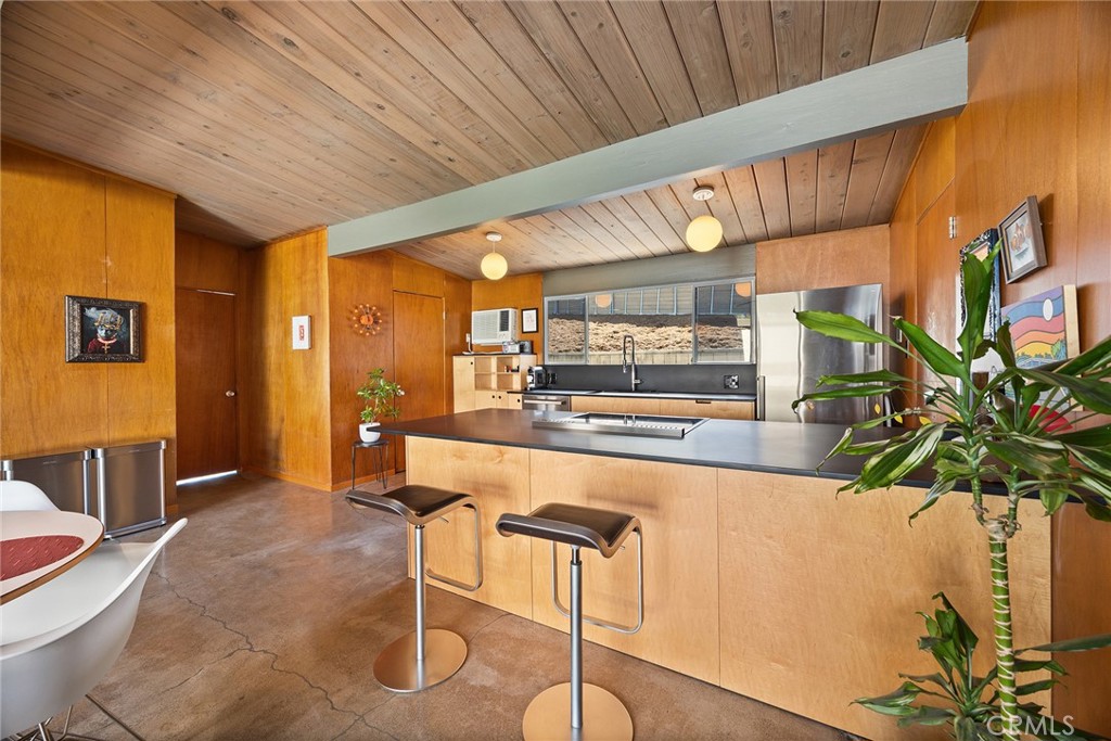1131 N Encanto