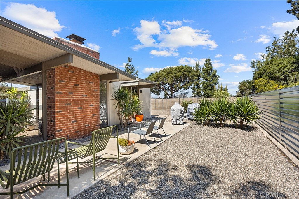 1131 N Encanto