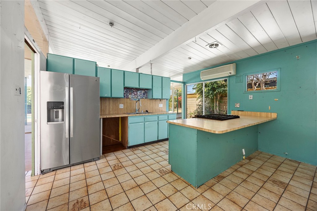 636 S Woodland