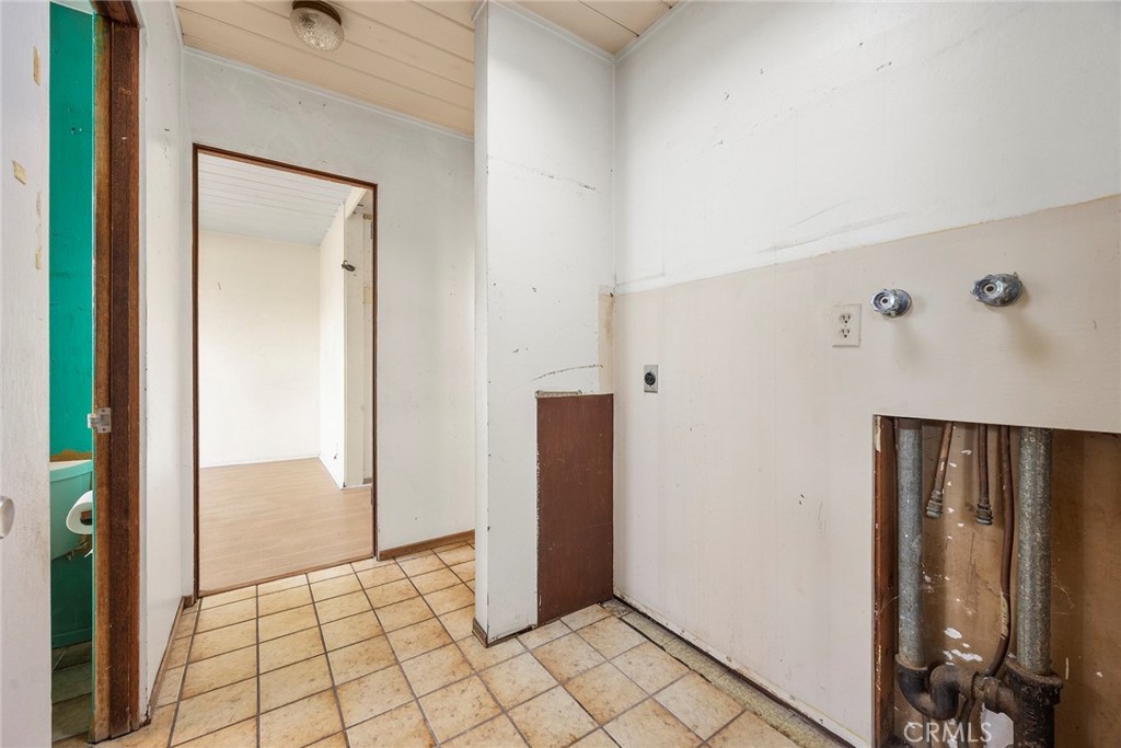 636 S Woodland