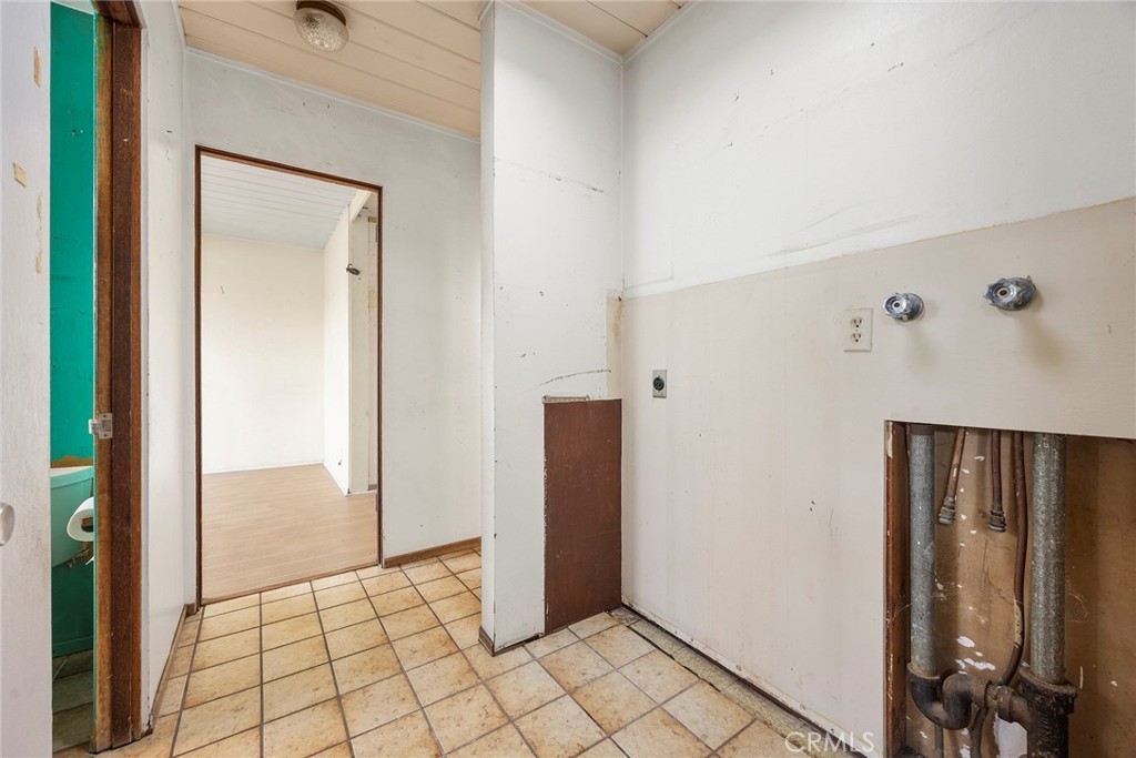 636 S Woodland