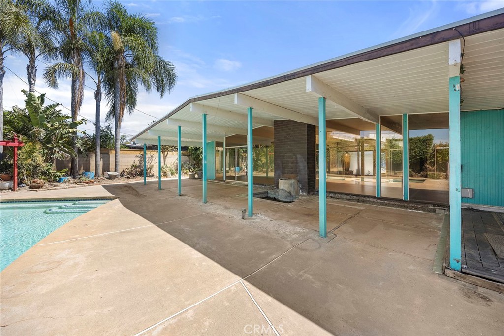 636 S Woodland