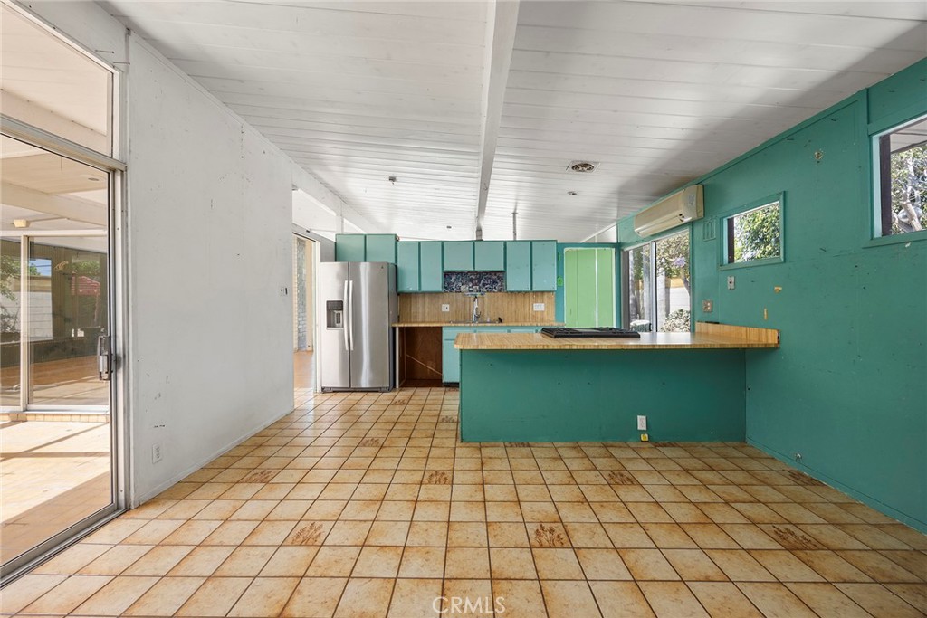 636 S Woodland