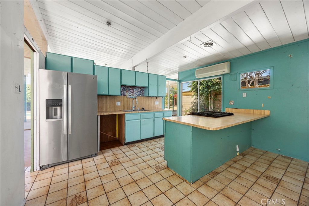 636 S Woodland