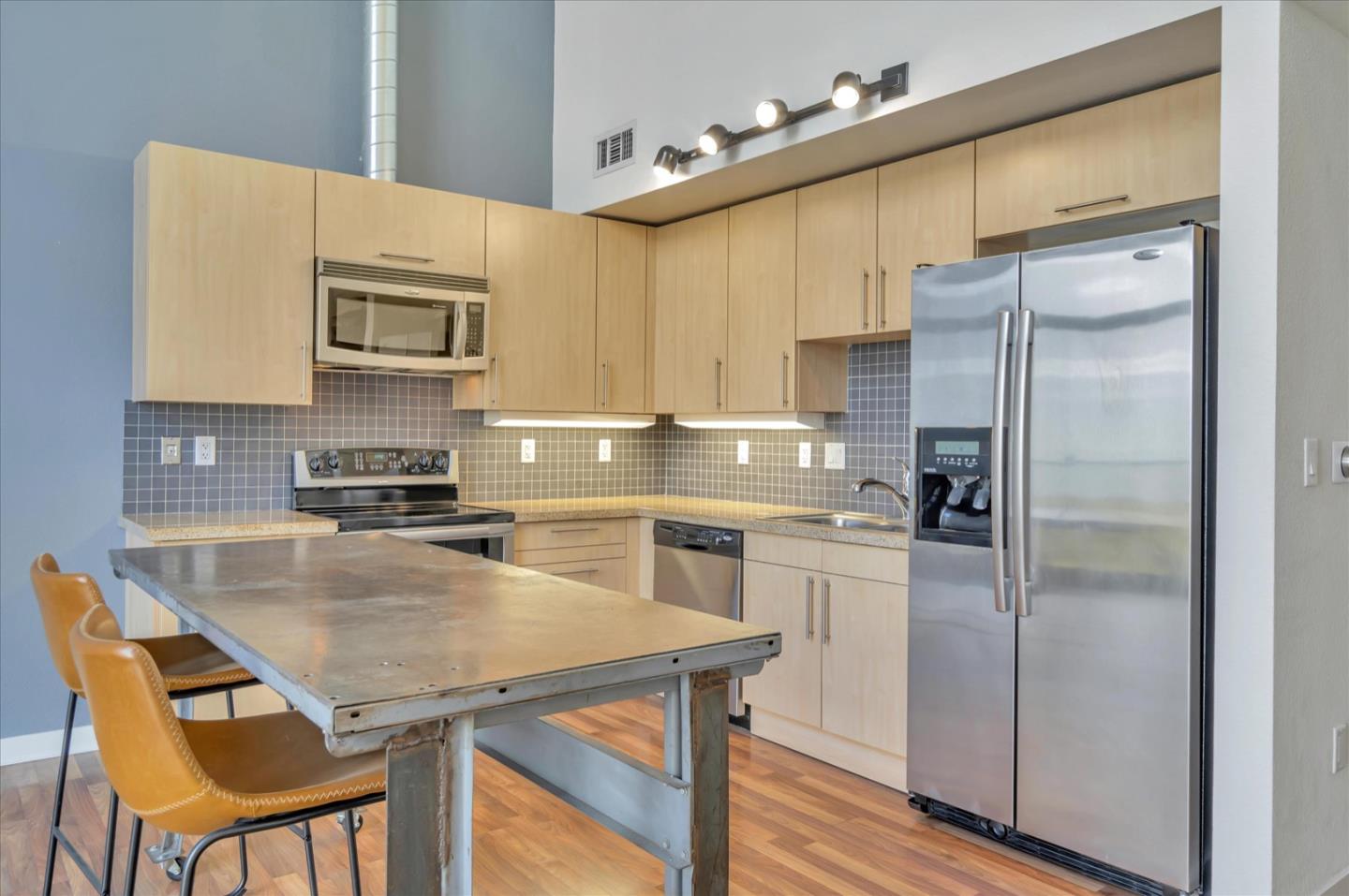 88 Bush Street Unit: 2168