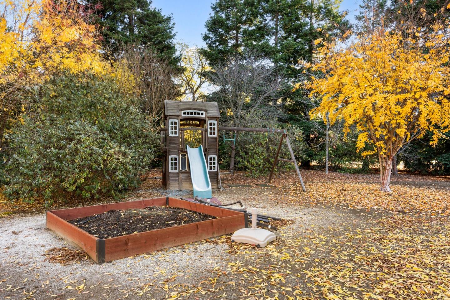 16260 Paradise Valley LN