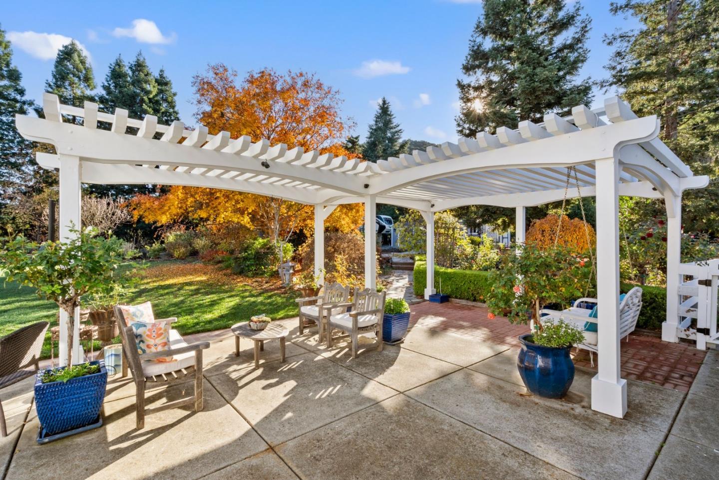 16260 Paradise Valley LN