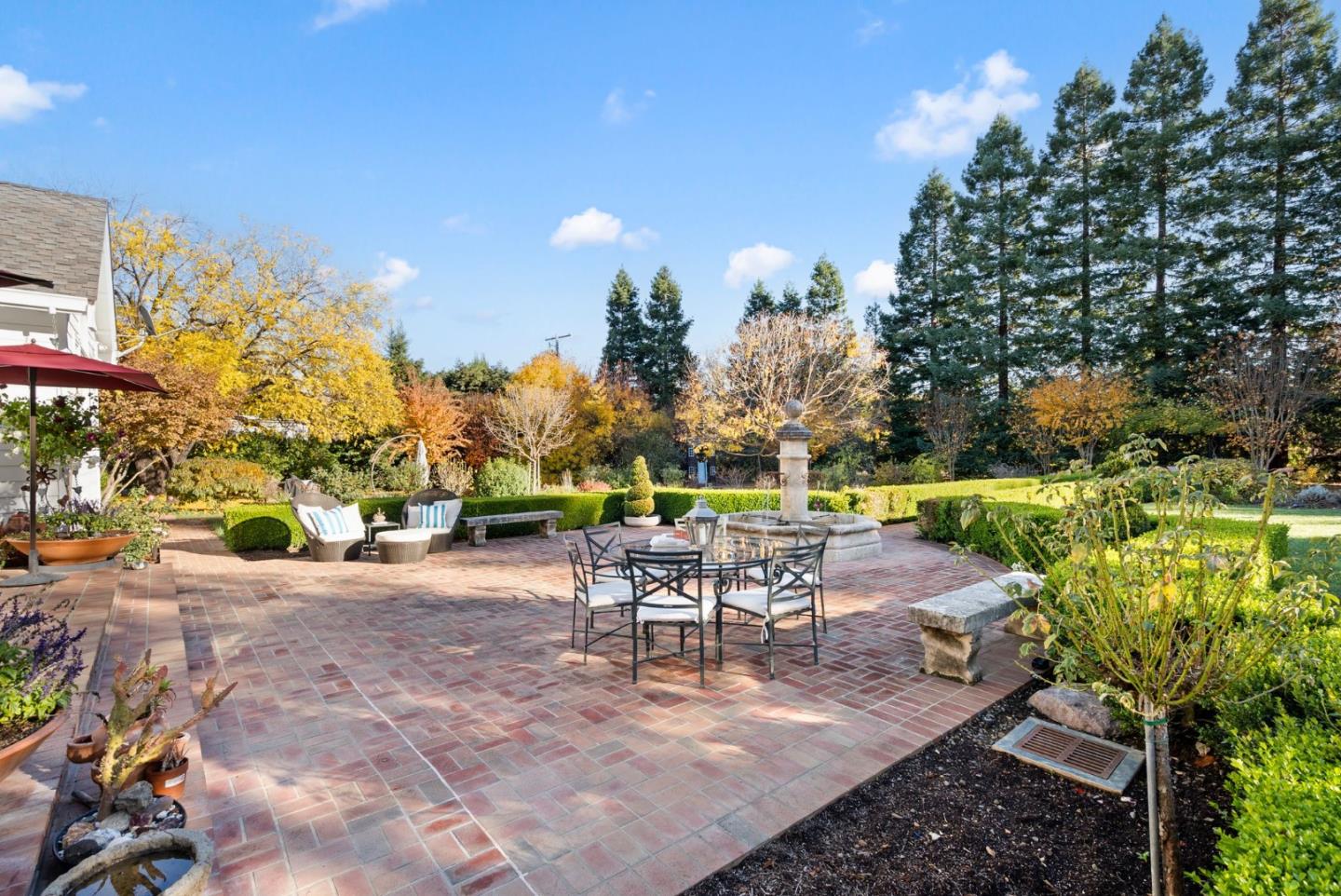 16260 Paradise Valley LN