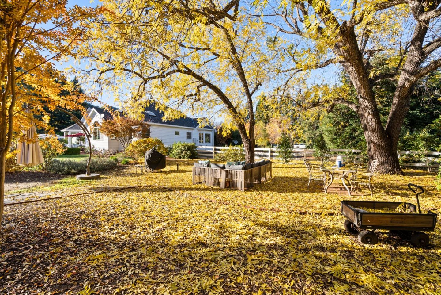 16260 Paradise Valley LN