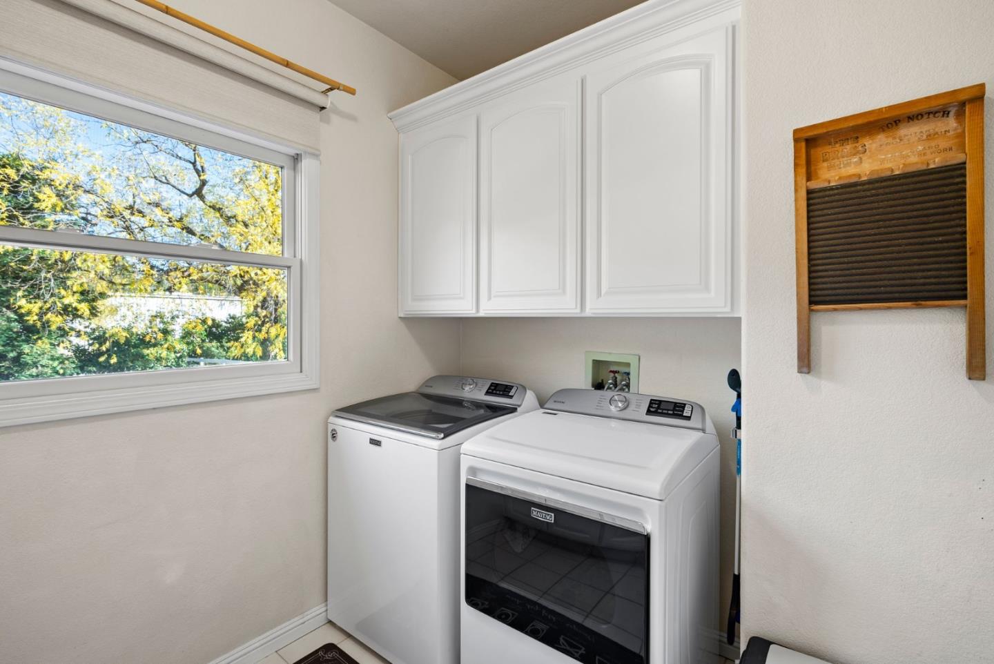 16260 Paradise Valley LN