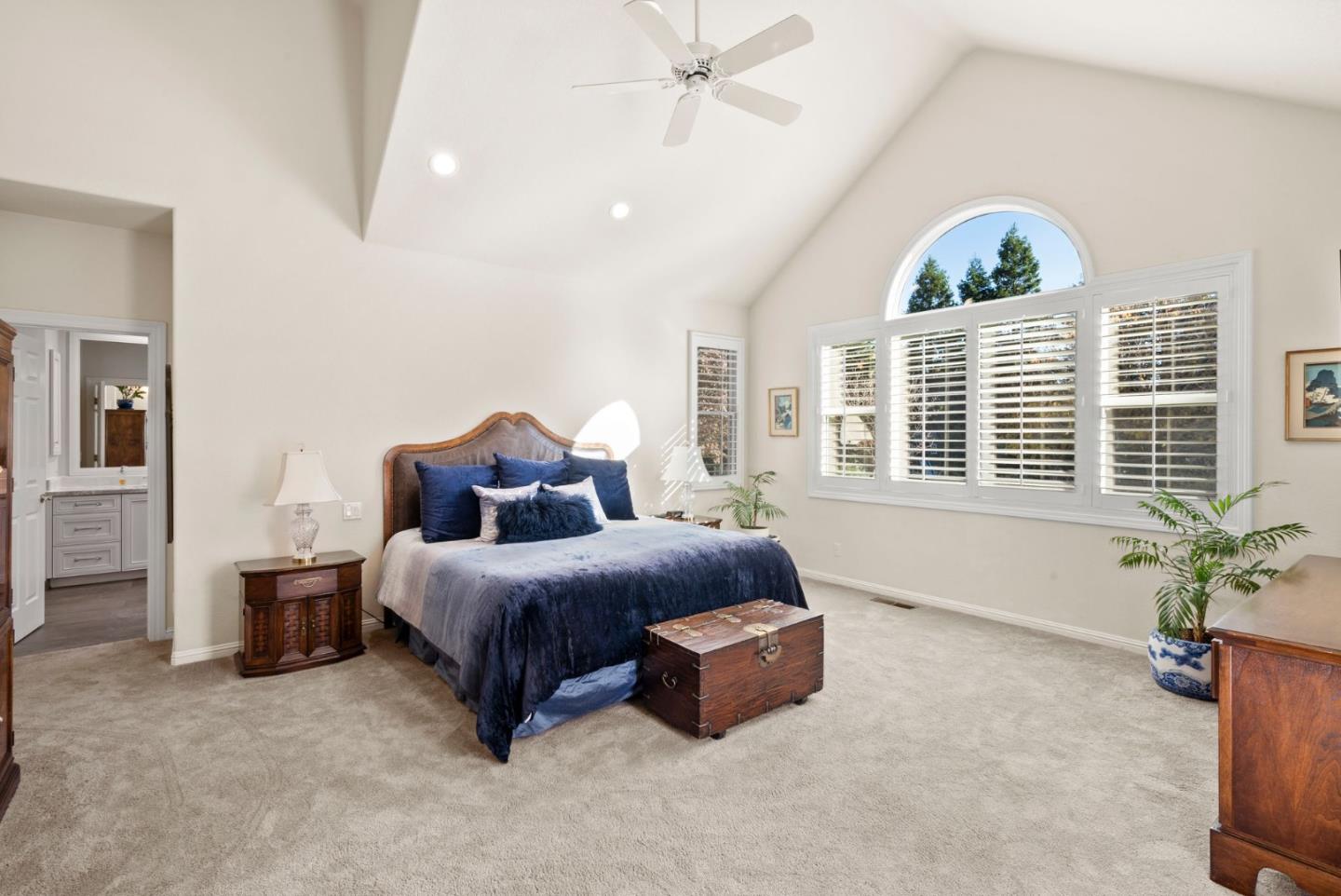 16260 Paradise Valley LN