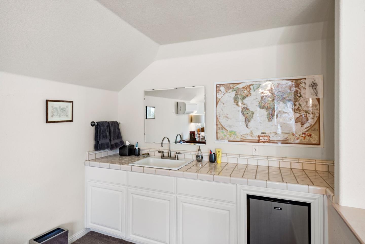 16260 Paradise Valley LN