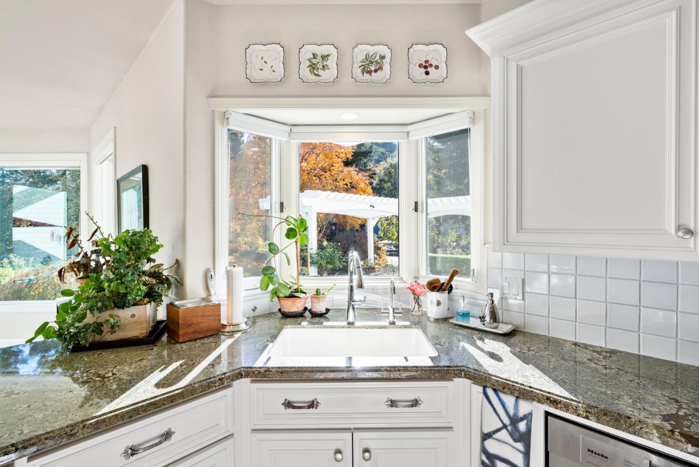 16260 Paradise Valley LN