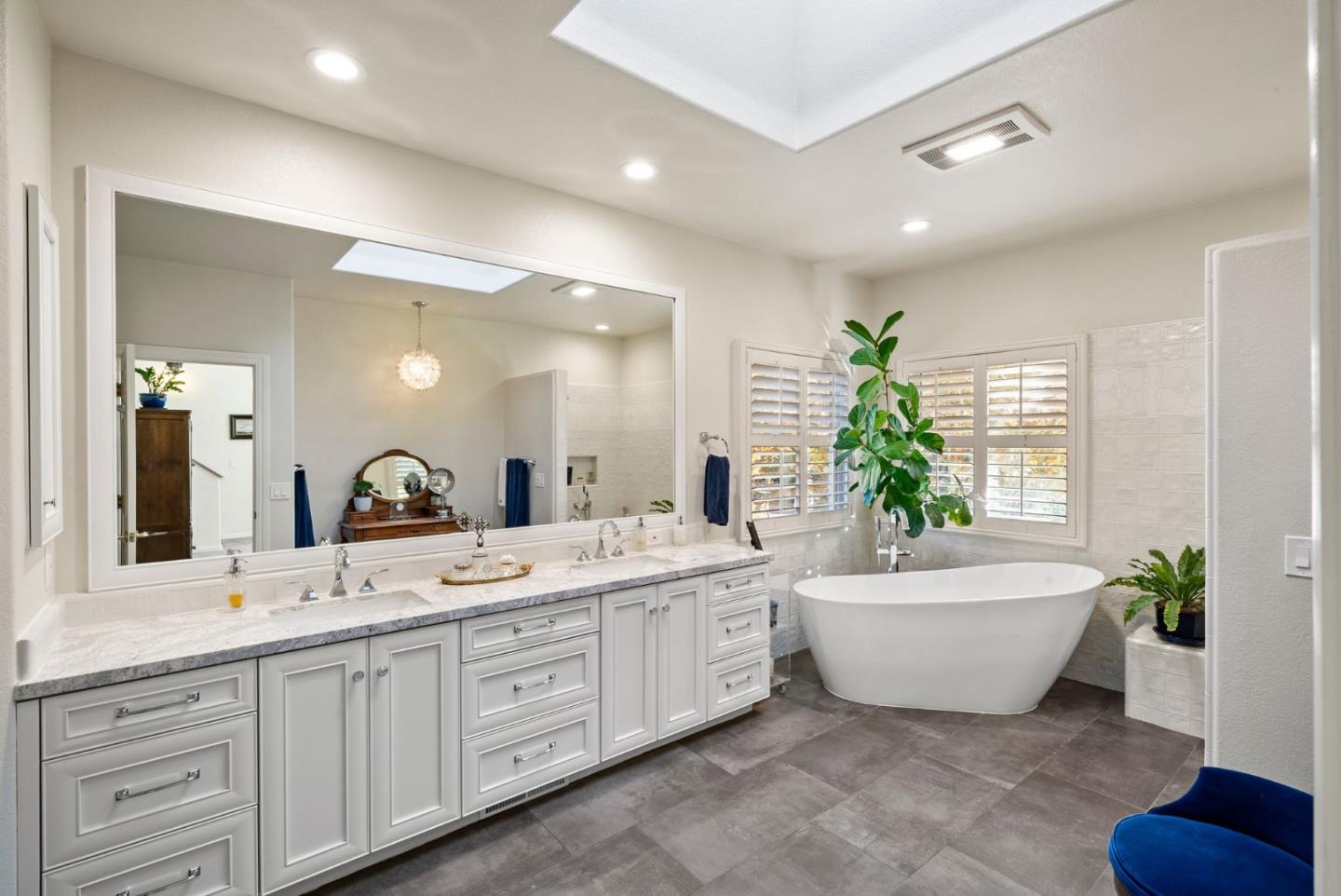 16260 Paradise Valley LN