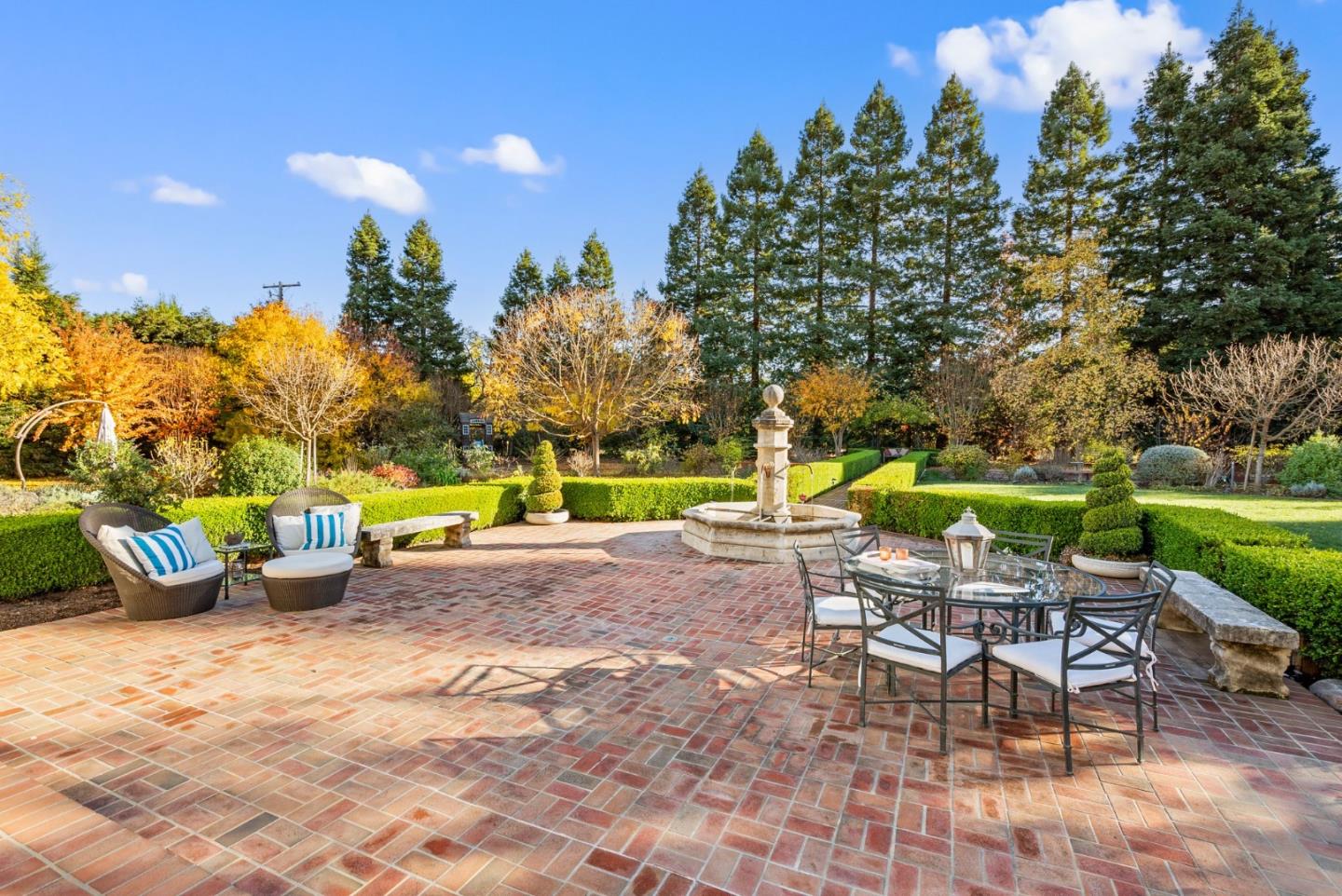 16260 Paradise Valley LN