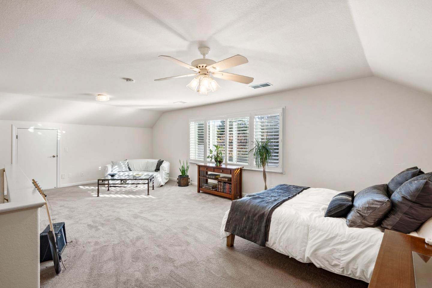 16260 Paradise Valley LN