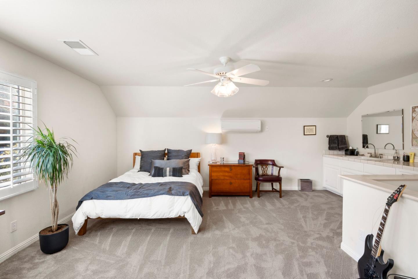 16260 Paradise Valley LN