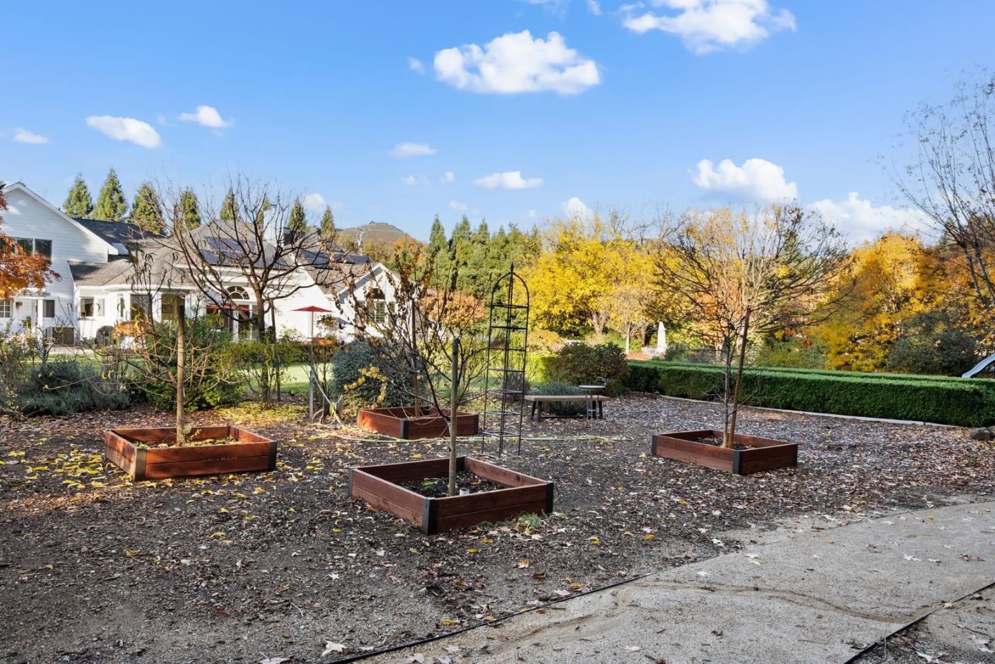 16260 Paradise Valley LN