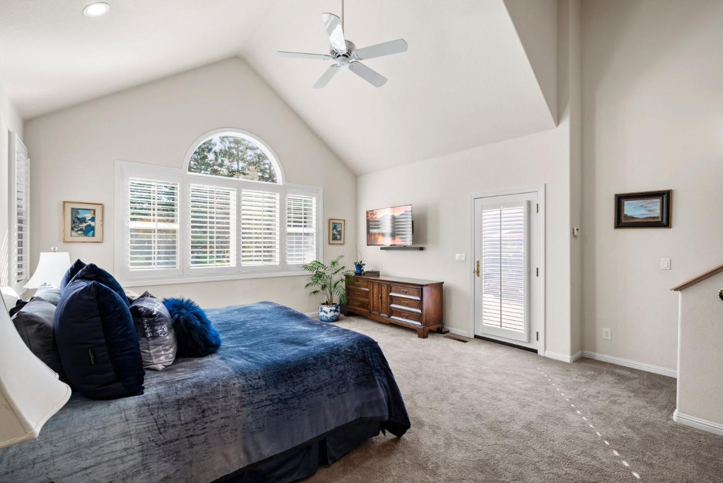 16260 Paradise Valley LN