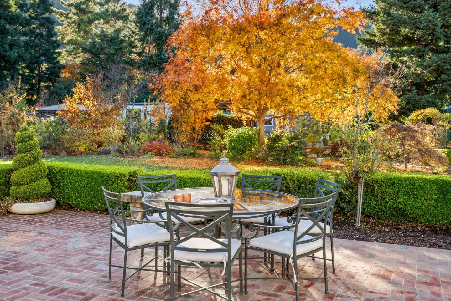 16260 Paradise Valley LN