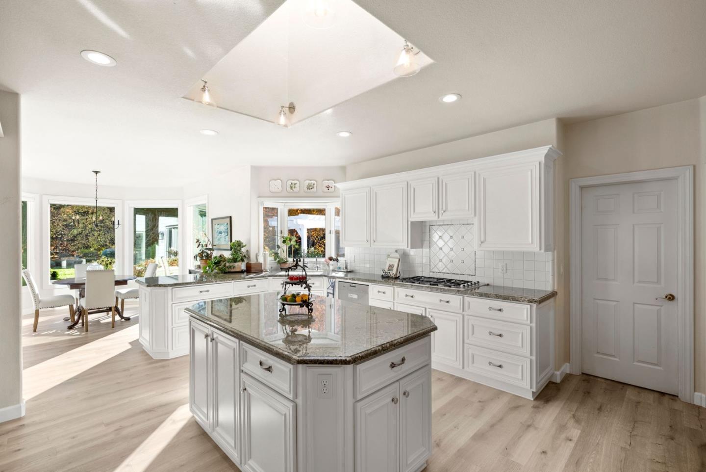 16260 Paradise Valley LN