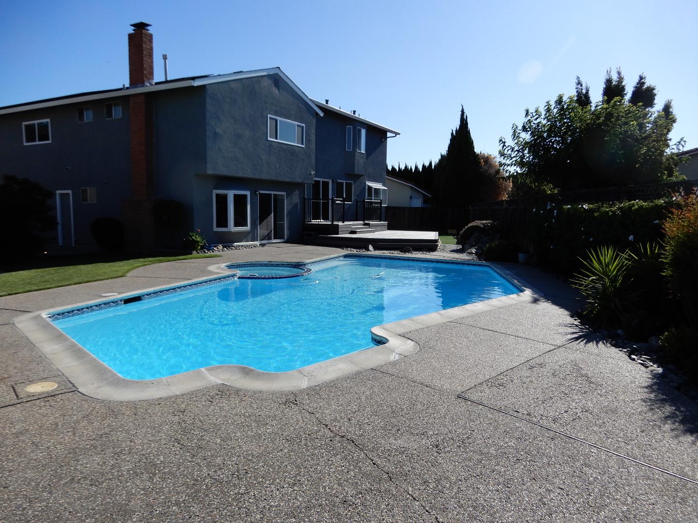 4604 Royal Forest Court