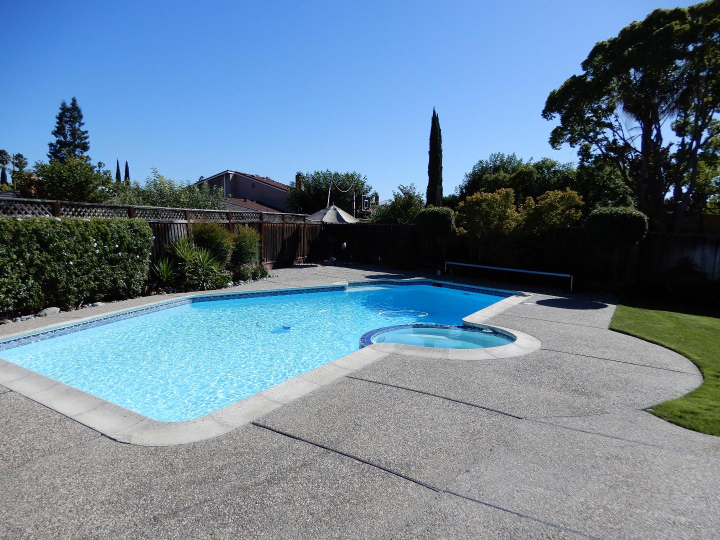 4604 Royal Forest Court