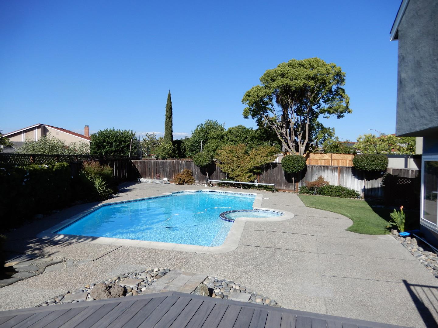 4604 Royal Forest Court